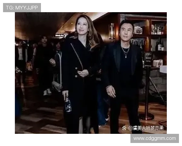 足球巨星与爱妻共舞甜蜜瞬间展现幸福生活的美好画面